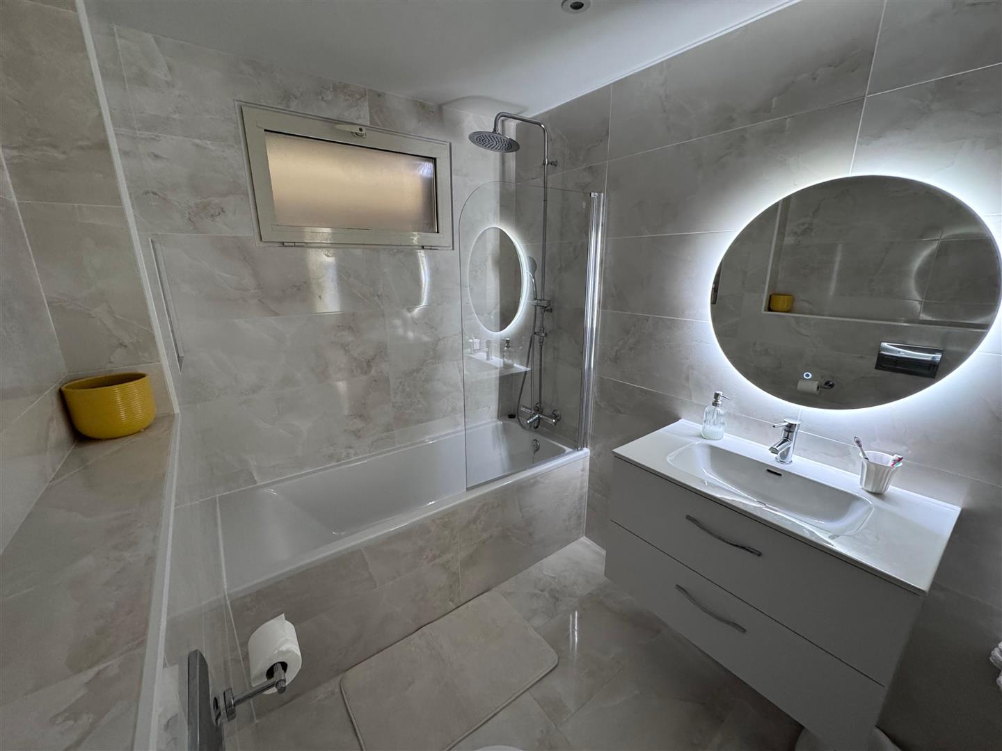  Image of Apartment - 3 Bedrooms - 1 Bathrooms for Sale in Beach View Terraces-Gibraltar, Image 8